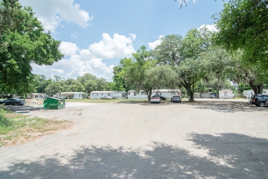 1610 E STATE Rd 60  