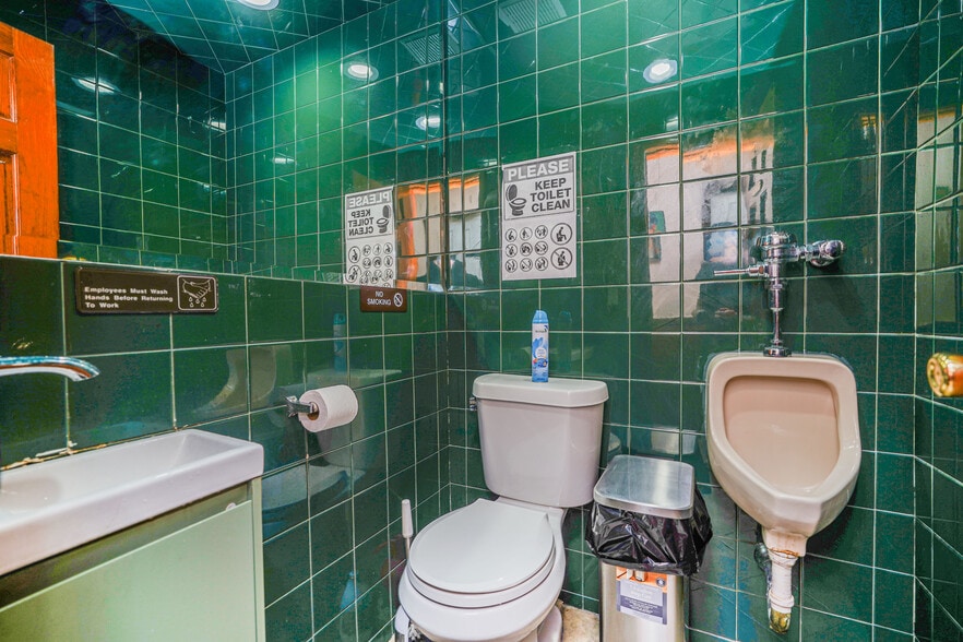 More Photos Of 1969 Bath Ave, Brooklyn Specialty For Sale