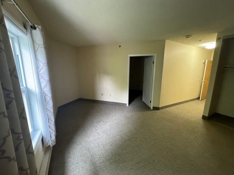 More Photos Of 725 Gibralter St, Norfolk Flex For Sale