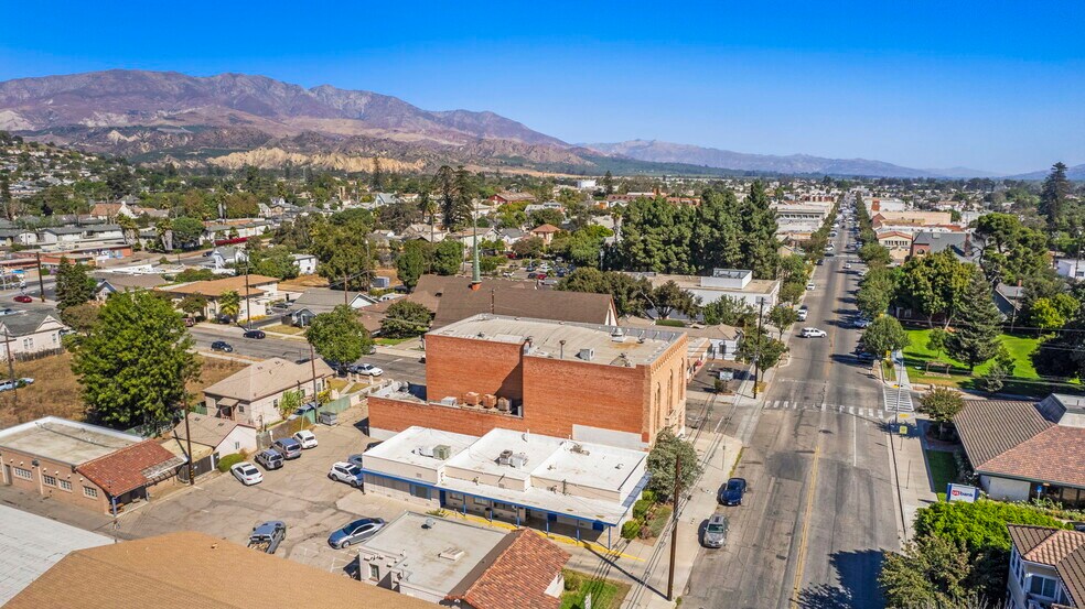 More Photos Of 102 N 7th St, Santa Paula Specialty For Sale