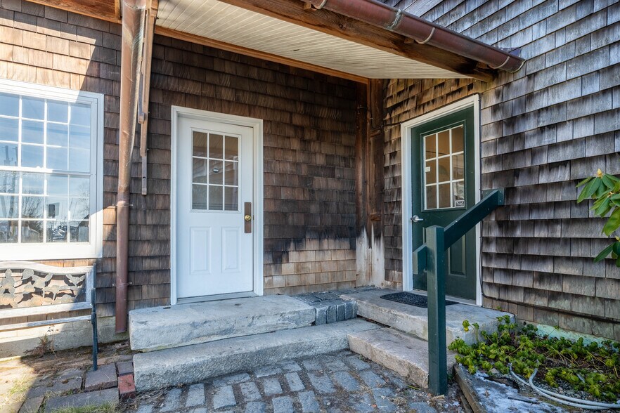 More Photos Of 47 Water St, Mystic Marina For Sale