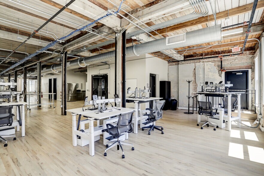 More Photos Of 114 Main St, Houston Loft Creative Space For Lease