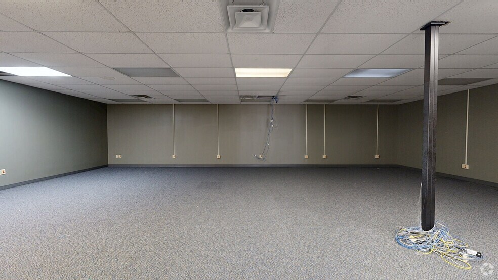 More Photos Of 1709 S Rock Rd, Wichita Medical For Sale