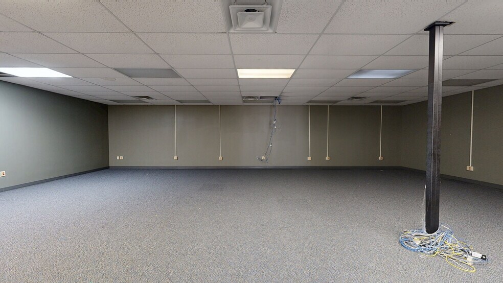 More Photos Of 1709 S Rock Rd, Wichita Medical For Sale