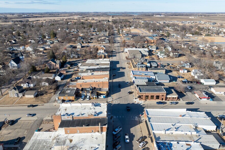 More Photos Of 138 N Main St, Janesville Storefront Retail Residential For Sale