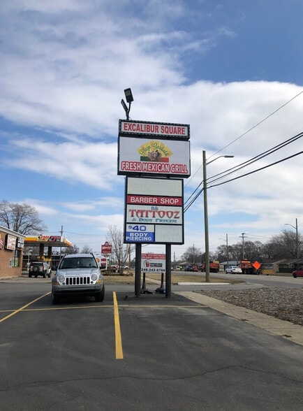 More Photos Of 5720 Highland Rd, Waterford Storefront Retail Office For Lease