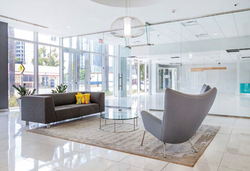 More Photos Of 3050 Biscayne Blvd, Miami Office For Lease