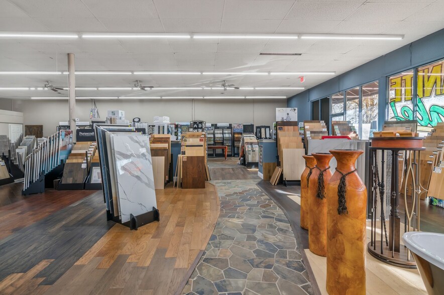 More Photos Of 8101 Grapevine Hwy, North Richland Hills Showroom For Sale