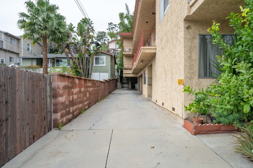 More Photos Of 2421 N Beachwood Dr, Los Angeles Multifamily For Sale
