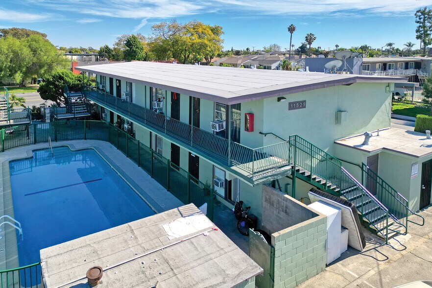 More Photos Of 11523-11529 Old River School Rd, Downey Apartments For Sale