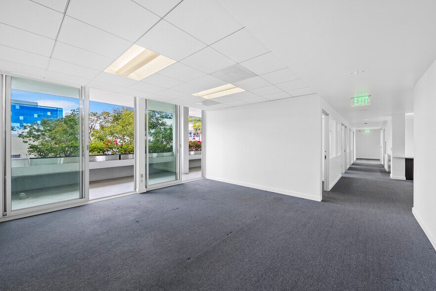 More Photos Of 270 N Canon Dr, Beverly Hills Office For Lease