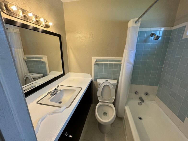 More Photos Of 2210 S Pine Ave, Ocala Hospitality For Sale