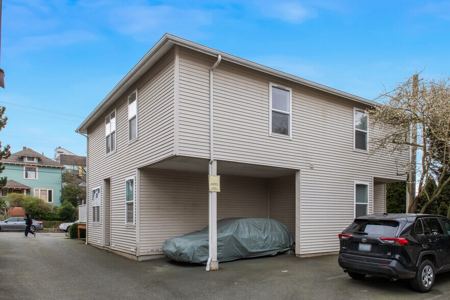 More Photos Of 913 13th Ave, Seattle Apartments For Sale