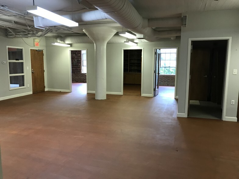 More Photos Of 1230 W Morehead St, Charlotte Loft Creative Space For Lease