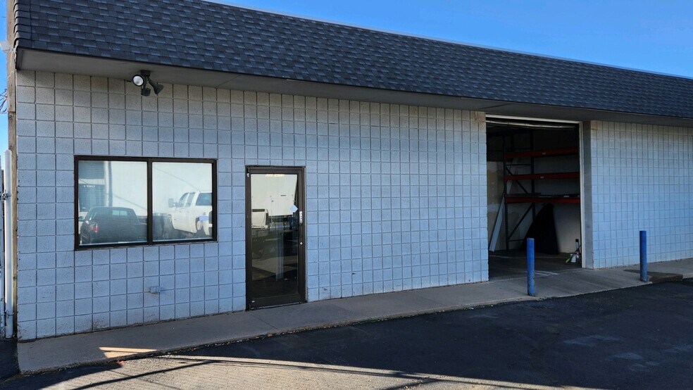 More Photos Of 3730 Paris St, Denver Warehouse For Lease