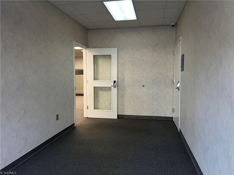 More Photos Of 199 N Renfro St, Mount Airy Bank For Sale