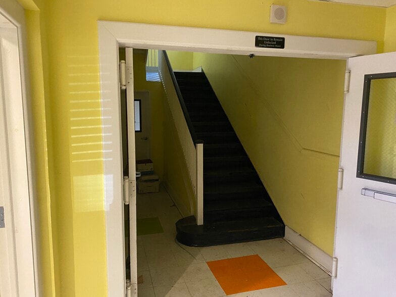 More Photos Of 1427 N Caroline St, Baltimore Religious Facility For Sale