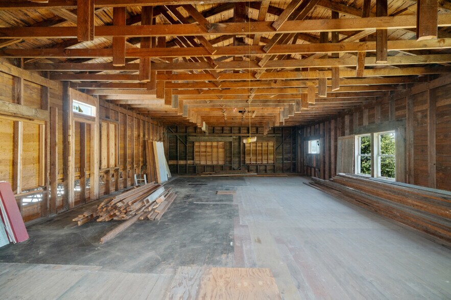 More Photos Of 625 Nehalem Blvd, Wheeler Storefront Retail Residential For Sale