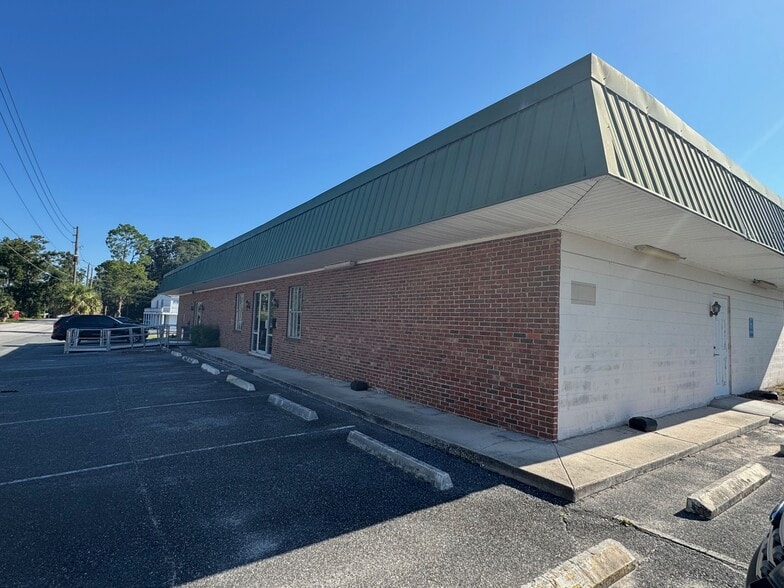 More Photos Of 197 NW Burk Ave, Lake City Office For Lease