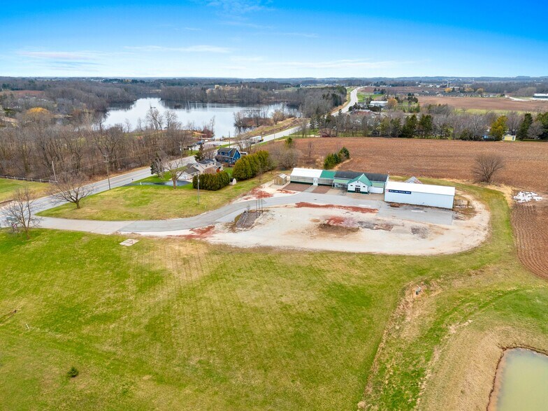 More Photos Of 5814 Calumet Ave, Manitowoc General Retail For Sale