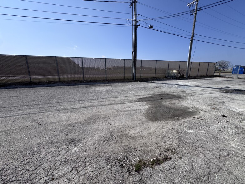 More Photos Of 10828 E Newton St, Tulsa Unknown For Lease