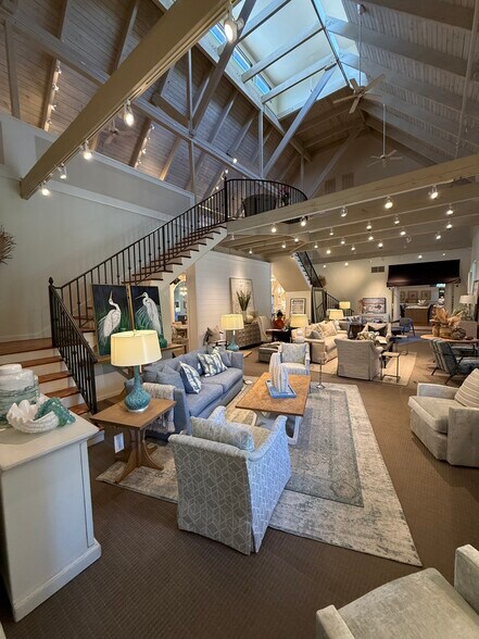 More Photos Of 10 Target Rd, Hilton Head Island Showroom For Sale