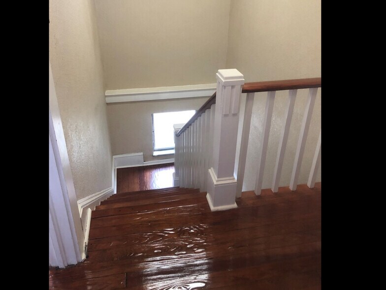 More Photos Of 15-17 E Magnolia Ave, Eustis Office For Lease
