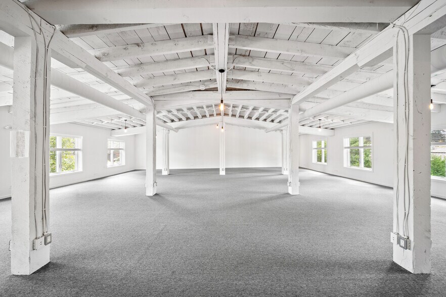 More Photos Of 60 Mill St, Gananoque Medical For Lease