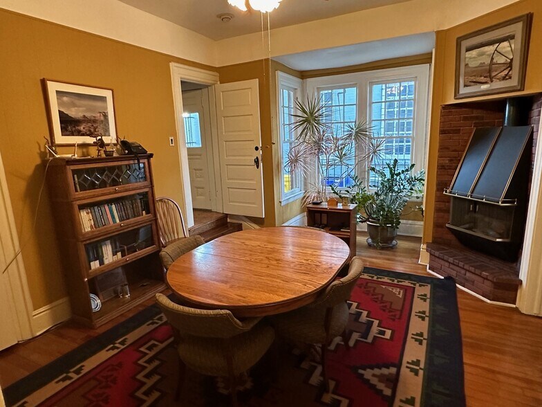 More Photos Of 1011 Montana Ave, El Paso Office For Sale