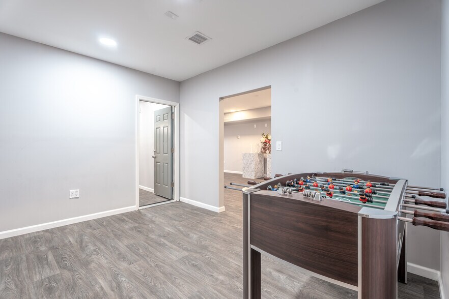 More Photos Of 282 Lyons Ave, Newark Storefront Retail Residential For Sale