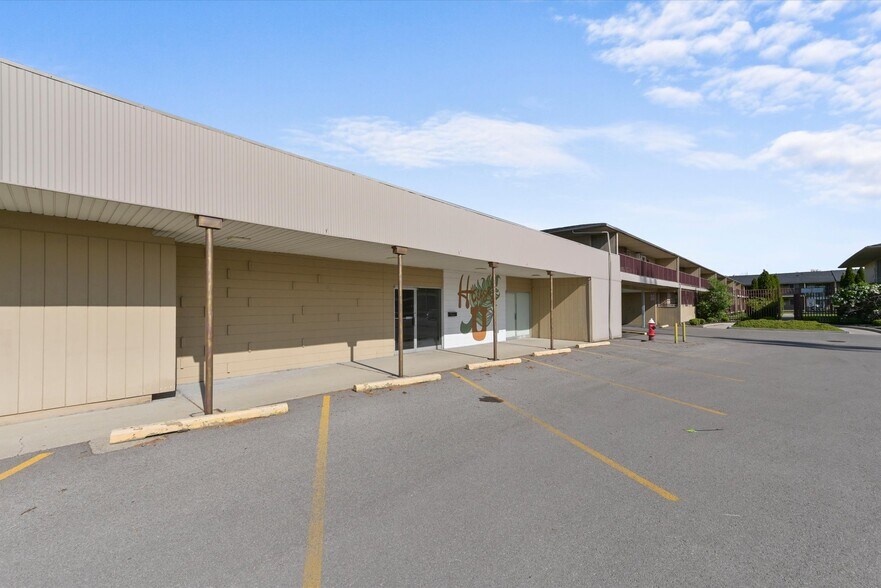 Primary Photo Of 3414 Dorr St, Toledo Flex For Lease