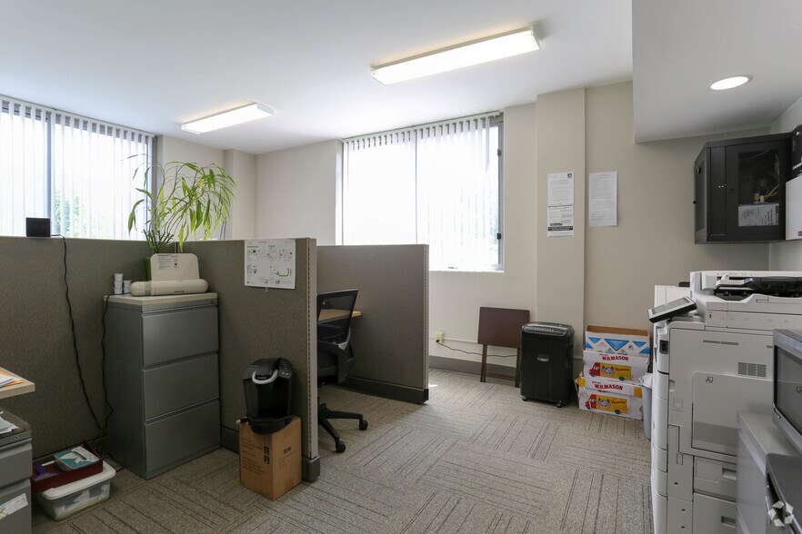 More Photos Of 243 S Main St, Albion Town Orleans Medical For Lease