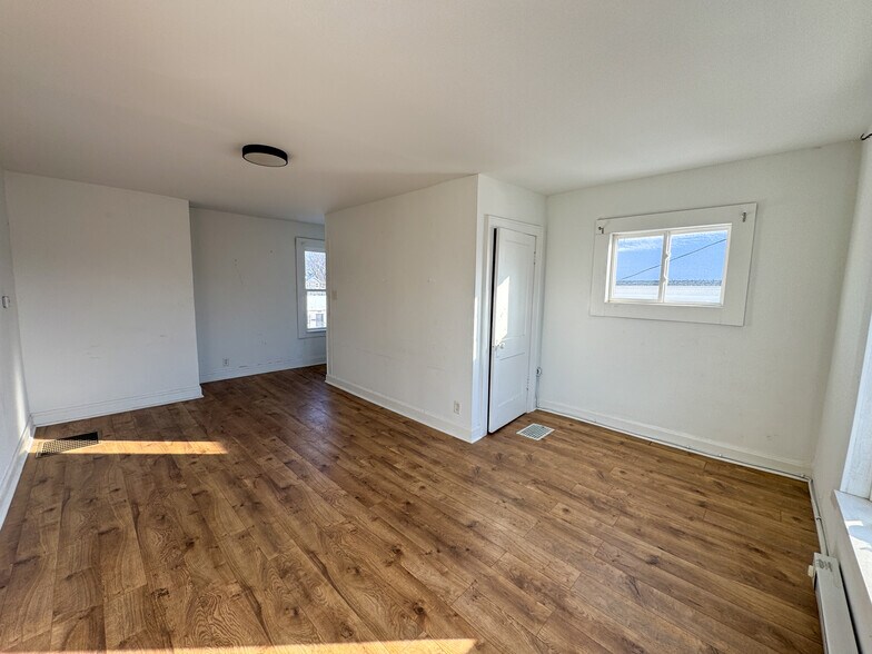 More Photos Of 1220-1222 Parsons Ave, Columbus Storefront Retail Residential For Sale