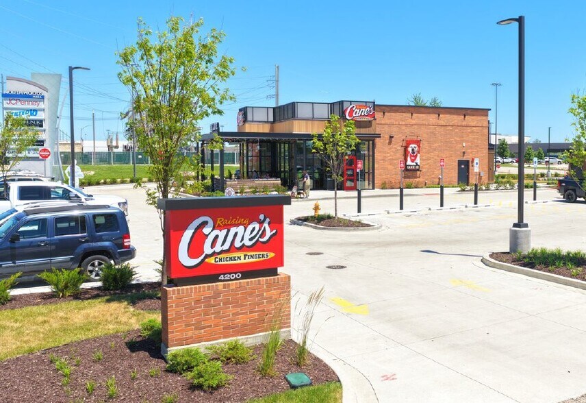 More Photos Of 4200 N Sterling Ave, Peoria Fast Food For Sale