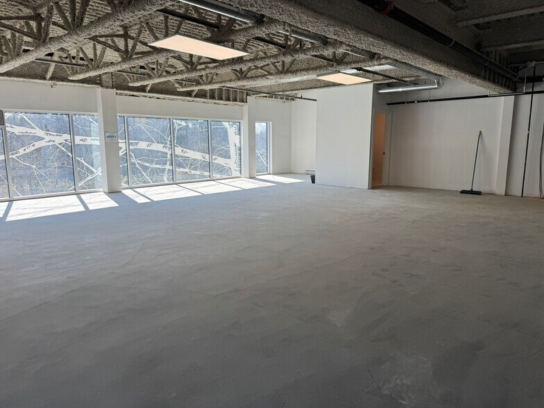 More Photos Of 4899 Vanguard Rd, Richmond Warehouse For Sale