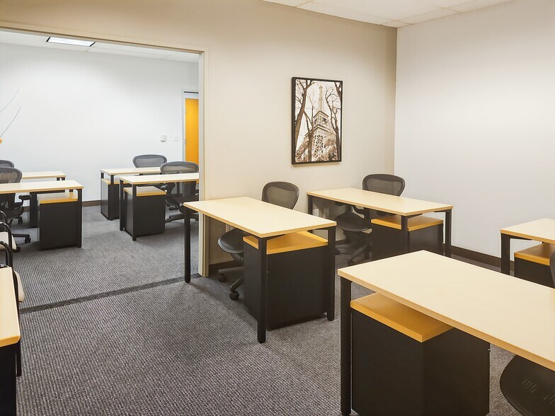 More Photos Of 841 Prudential Dr, Jacksonville Coworking Space