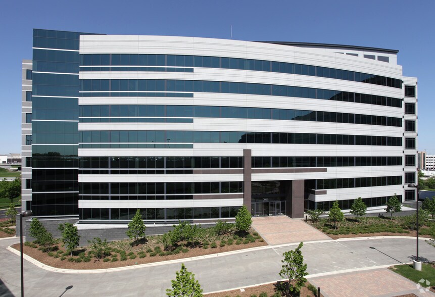 More Photos Of 3005 Highland Pky, Downers Grove Office For Lease
