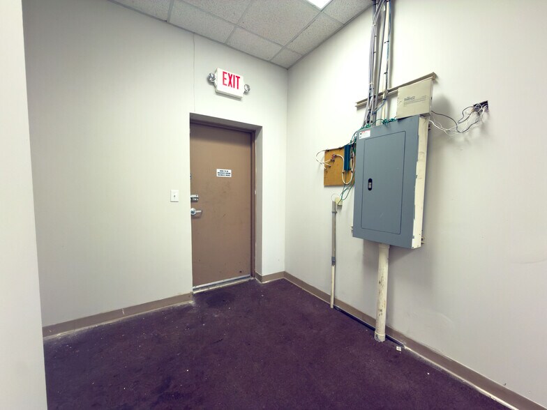 More Photos Of 888 Pleasant Hill Rd, Lawrenceville Unknown For Lease