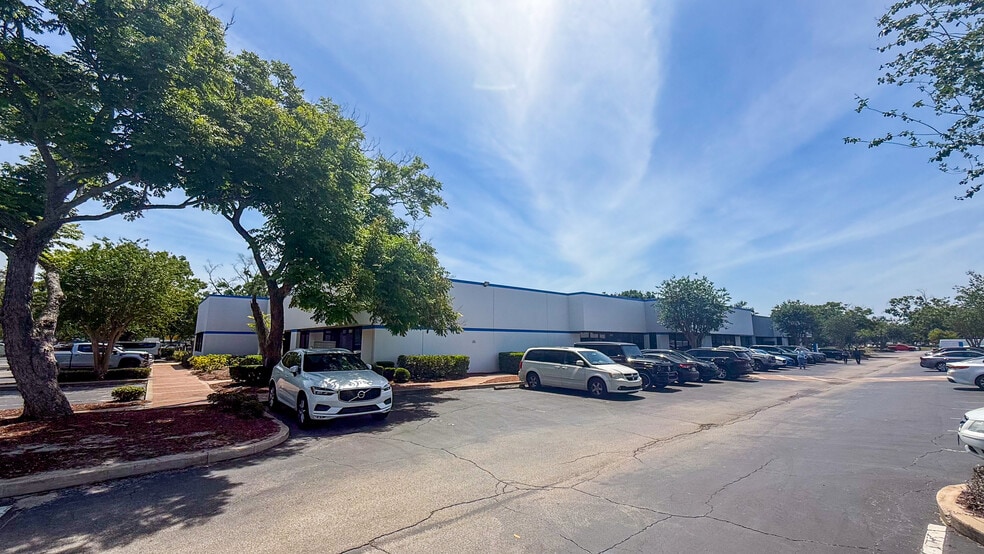 More Photos Of 7600 Southland Blvd, Orlando Unknown For Lease