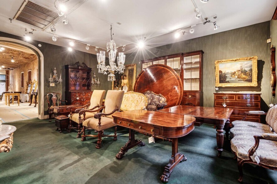 More Photos Of 409 Royal St, New Orleans Storefront For Sale