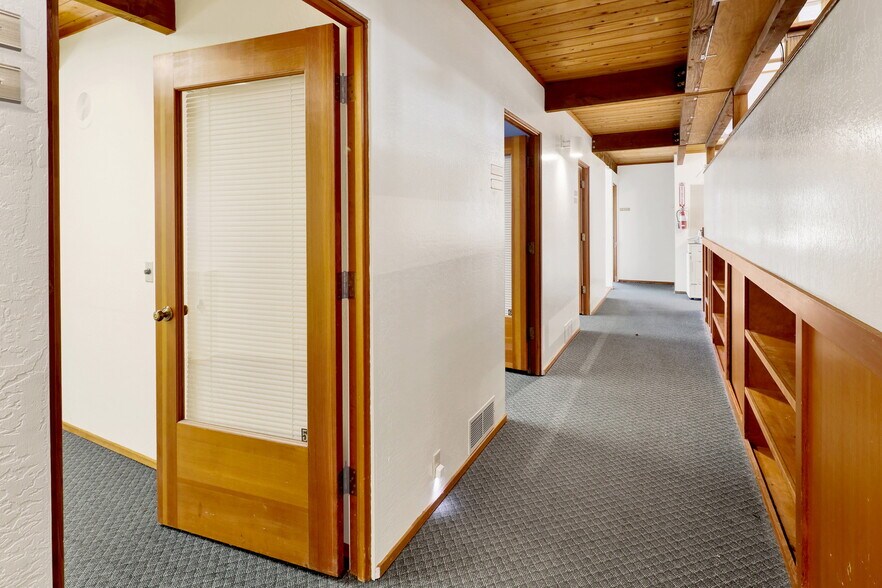 More Photos Of 1100 11th St, Bellingham General Retail For Lease