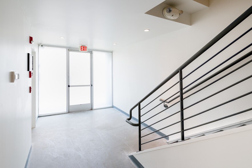 More Photos Of 1424 Lincoln Blvd, Santa Monica Loft Creative Space For Sale