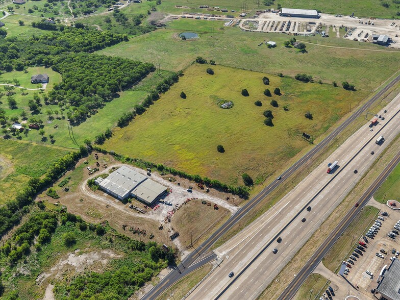 More Photos Of 3151 Int 45 E hwy, Corsicana Warehouse For Sale