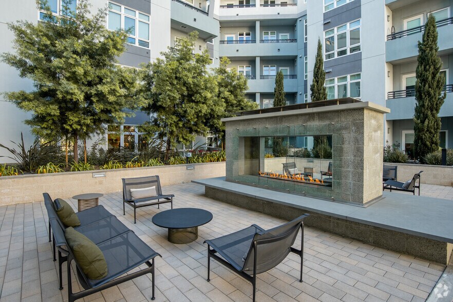 More Photos Of 3093 Broadway, Oakland Apartments For Lease