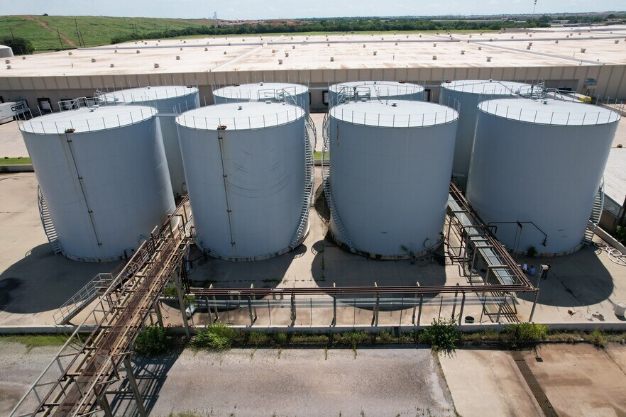 More Photos Of 2400 S Council Rd, Oklahoma City Industrial For Sale