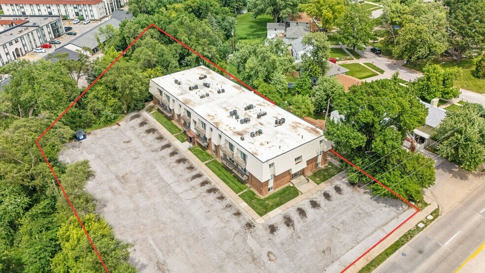 More Photos Of 7810 Blondo St, Omaha Apartments For Sale