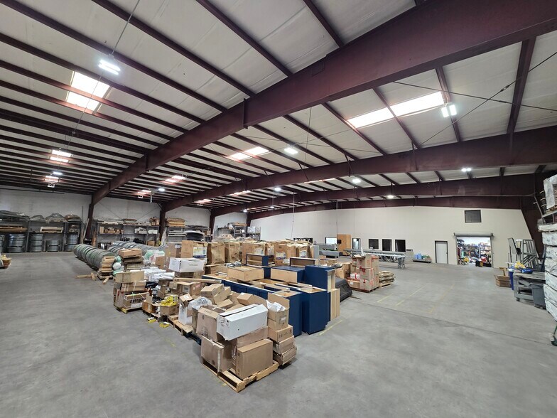 More Photos Of 1041 Eastside Rd, El Paso Warehouse For Sale