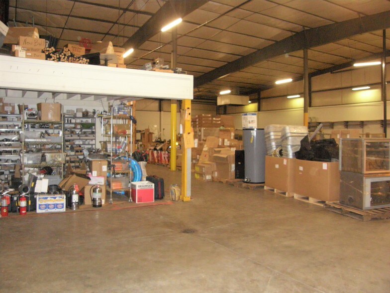 More Photos Of 2112 Industrial Dr, Niles Manufacturing For Sale