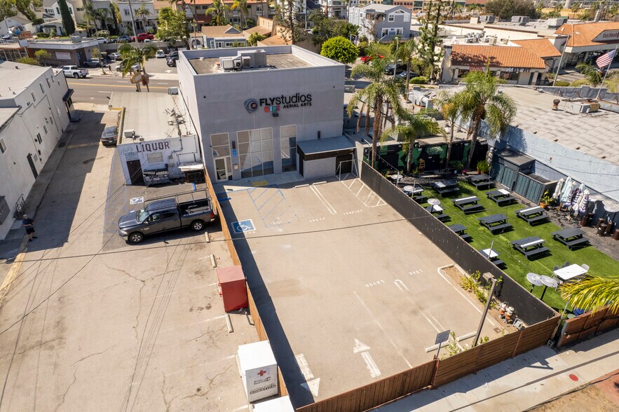 More Photos Of 512 N Pacific Coast Hwy, Redondo Beach Freestanding For Sale