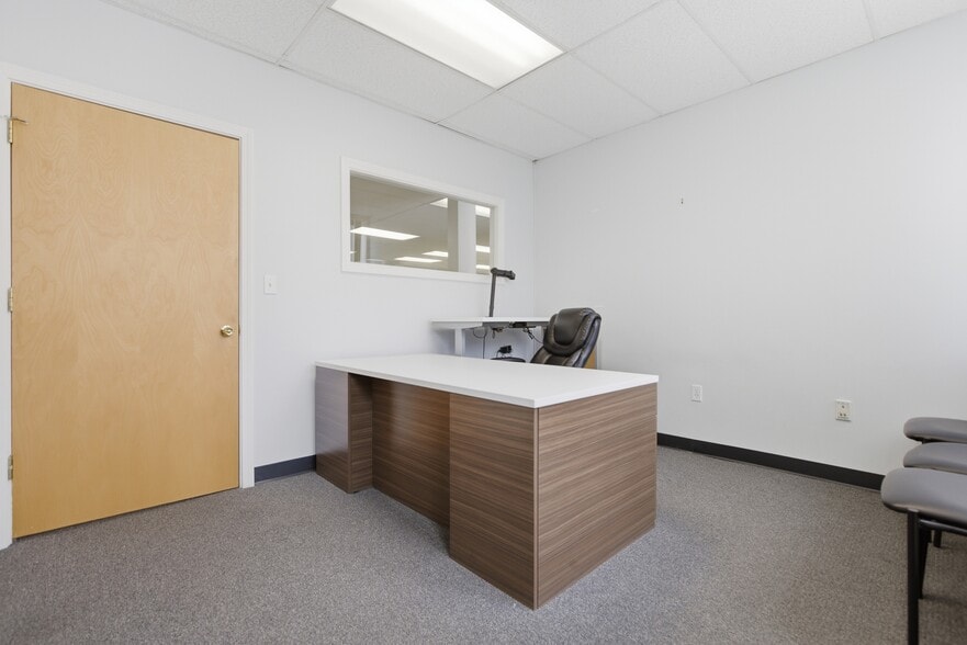 More Photos Of 174 Green St, Melrose Office For Sale